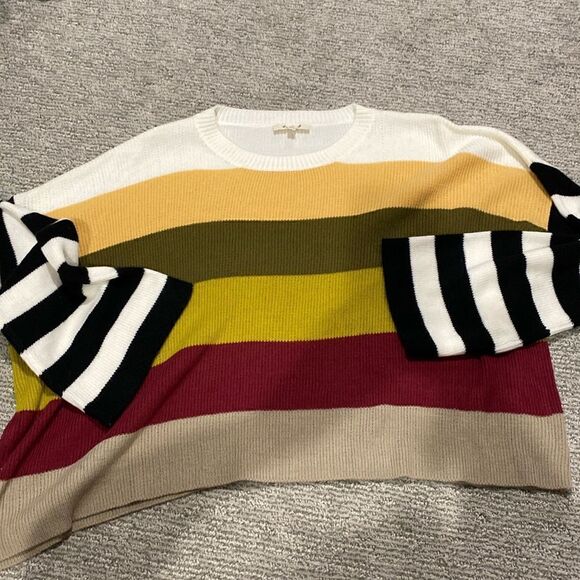 Lovely J sweater - Picture 1 of 2